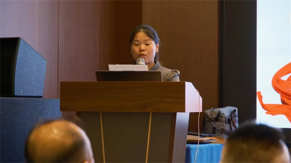 睿創配料部經理張金華女士（shì）致辭