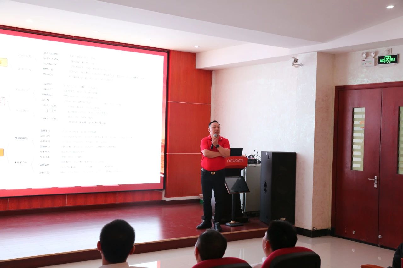 新貴集團董（dǒng）事長朱懷照先生致辭