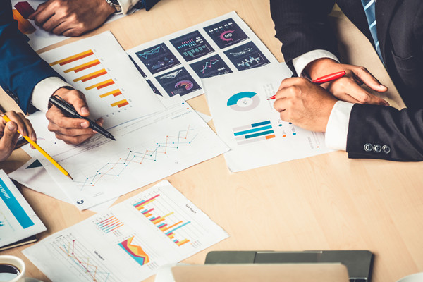 幫助企業應對變革挑戰，實現組（zǔ）織轉型與優化