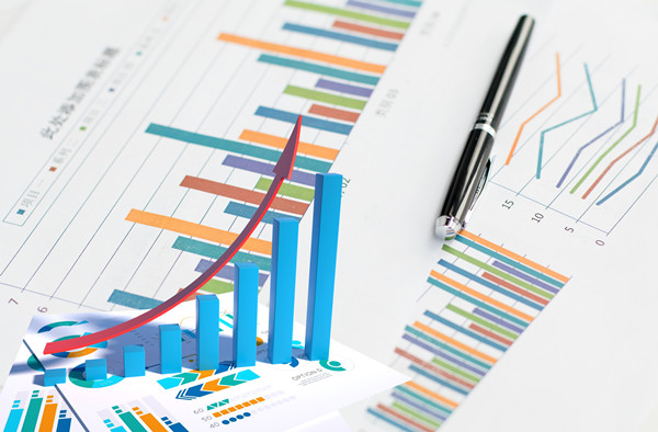 如何評估薪酬體係的可持續性和競爭力？