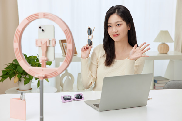 促（cù）銷策略：通過宣傳活動促進（jìn）產品或（huò）服（fú）務的（de）銷售