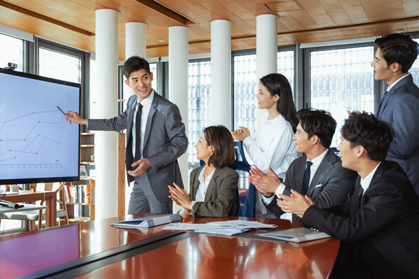 優（yōu）化組織內部協同與溝通機製，提高（gāo）組（zǔ）織（zhī）效率和執行力