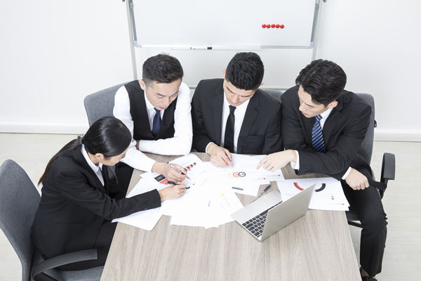 組織谘詢：協助企業製定組織發展戰略，推動組織成長（zhǎng）