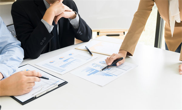 領導力發展與績（jì）效管理：培養（yǎng）領導（dǎo）力，推動組（zǔ）織成功