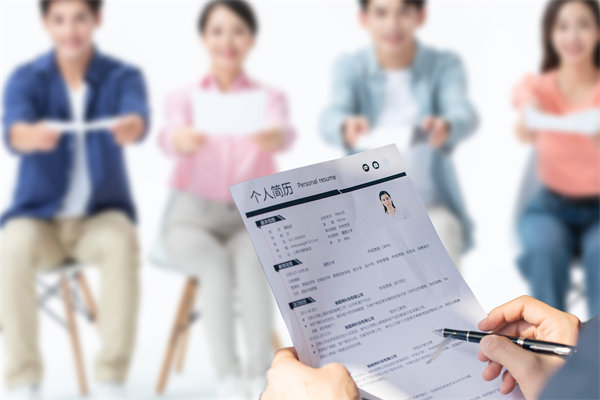 人力資（zī）源外包：優化資源配置，降低（dī）管理成本（běn）