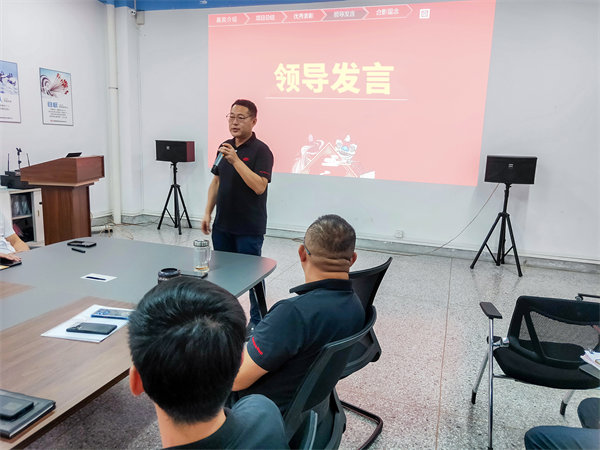 奧美森董事長龍曉（xiǎo）斌先生致辭