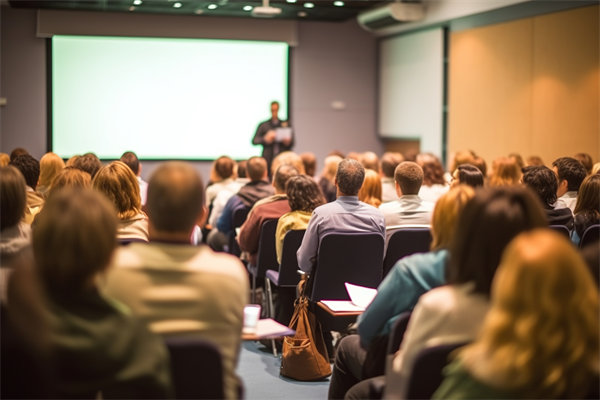 深化員工培訓與發展，提升（shēng）團隊整體競爭力和創新能（néng）力