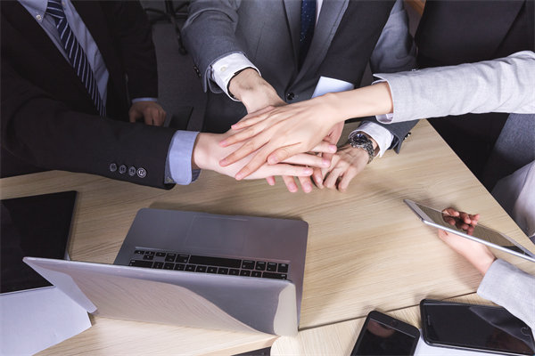 跨部（bù）門溝通與協作：企業管理中的挑戰與解決方案？