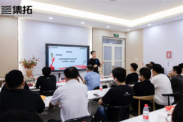 科創服飾總經理林子（zǐ）穎先生致辭