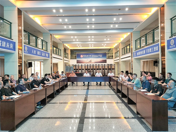 閩發鋁業精益（yì）生產項目（mù）總結大會現場