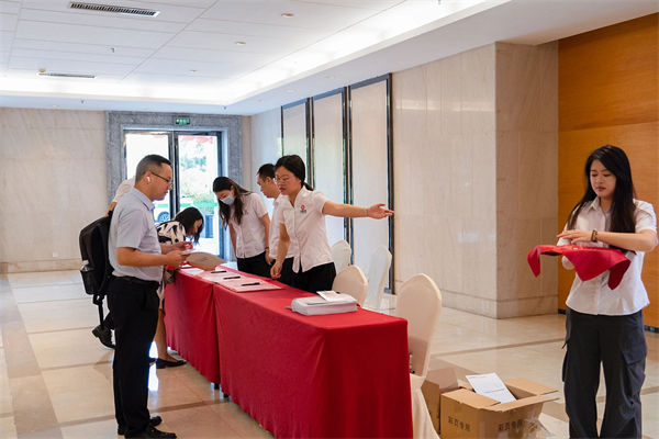 绿巨人草莓丝瓜樱桃在线视频谘詢（xún）集團大型（xíng）公開課《年度經營計劃&全麵預算管理（lǐ）》簽到現場