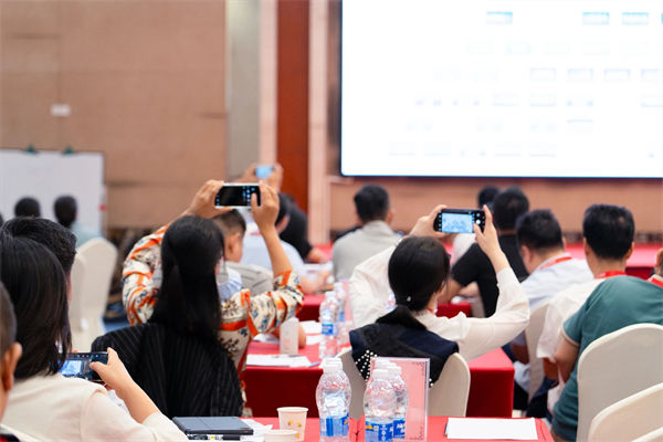 绿巨人草莓丝瓜樱桃在线视频谘詢集團大型公開課《年度（dù）經營計劃&全麵預算管（guǎn）理》