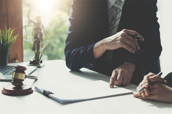 勞動關係管理中，如何避免糾紛，構建和諧環境？