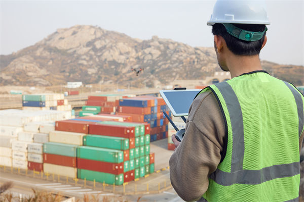 供應鏈管理中，如何確保供應鏈（liàn）透明度（dù）與安全性？