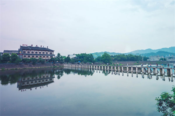 溫州戰略谘詢（xún）公司如何助力企業精準（zhǔn）定（dìng）位市場？