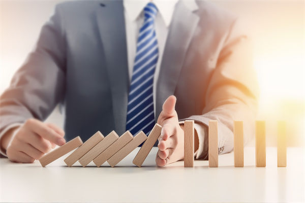 風（fēng）險評估與應（yīng）對：組織規劃中如何預見（jiàn）並減輕潛在問題？