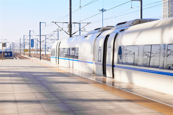 美國為什麽沒有中國那樣的高鐵？是哪些方麵限製了？