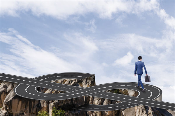 市場突變，現有戰略失效，怎麽調整戰（zhàn）略規劃才能破（pò）局？