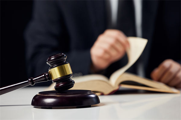 企業文化分析：男子連續工作超8小時（shí）休息3分鍾被開