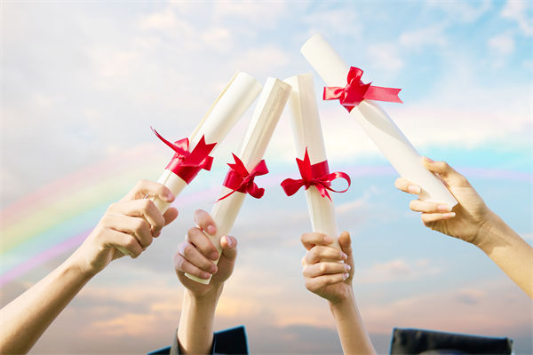 企業文化分析：錄取通知書加廣告，涉事（shì）學校被約談