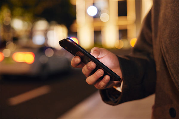 製（zhì）造業管理（lǐ）：電子產品“防藍（lán）光”功能真能護眼嗎？