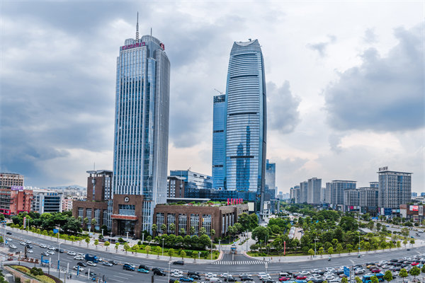 企業卡（kǎ）在增長（zhǎng）瓶頸管理（lǐ）老（lǎo）套，東莞管（guǎn）理谘詢能劈開新路嗎？