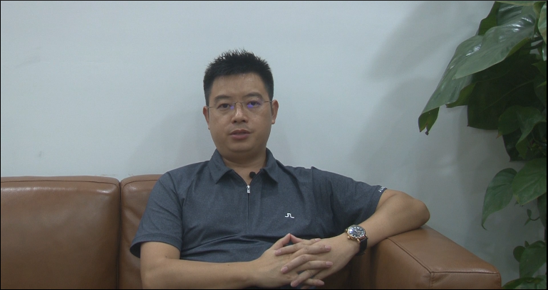 東莞市尼（ní）嘉斯塑膠機械（xiè）有限（xiàn）公司董事長（zhǎng）—唐亞（yà）青