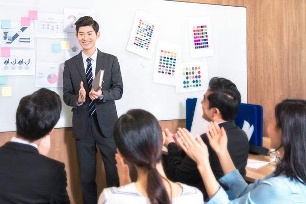 如何加強集團內（nèi）部信息溝（gōu）通促（cù）進團隊協作（zuò）？