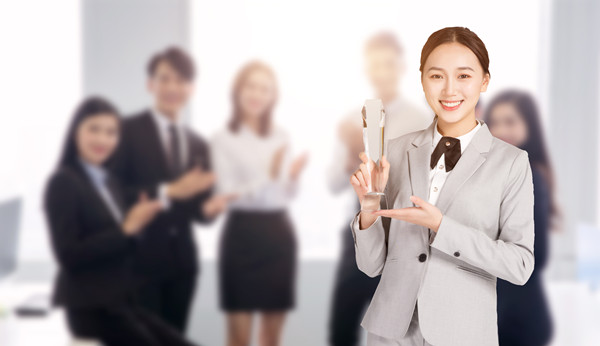 集團人才梯隊建設：培養（yǎng）核心人才，提升（shēng）企業競（jìng）爭力