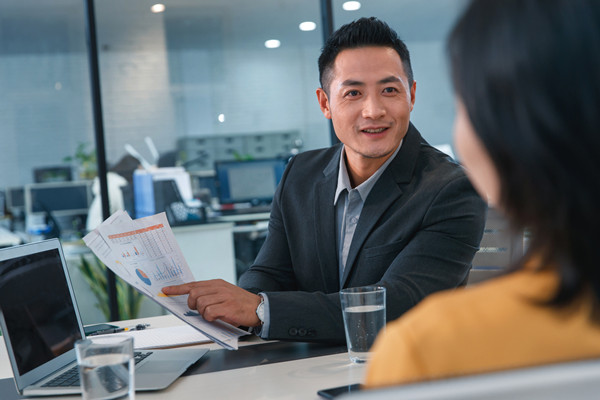 探討管理谘詢如（rú）何（hé）影響企（qǐ）業管理及（jí）其相互關係