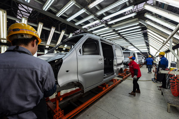 生產布（bù）局（jú）優化：提高生產線平衡（héng），降低生產周期