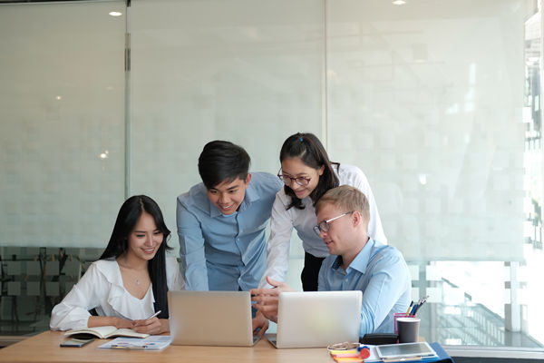 薪酬（chóu）績（jì）效落地：將薪（xīn）酬績效管理理念轉化為實（shí）際行（háng）動