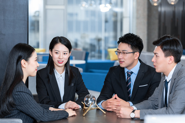 定製化戰略方案：戰略谘詢公司的專業服務