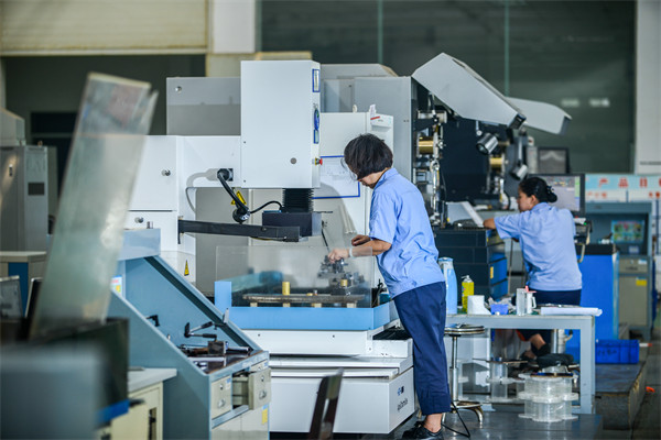 製造業管理（lǐ）新策略，引領企業高效運營，提升競爭力