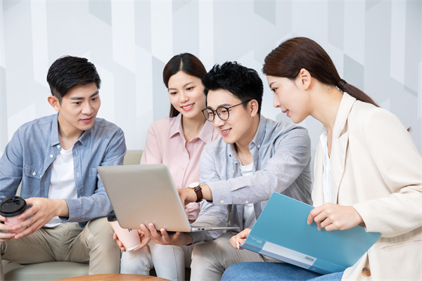 薪酬（chóu）與員工發展：促進（jìn）員工成長，提高工作動力