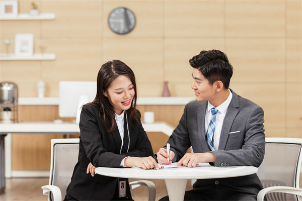 人力資源規劃：預測需求（qiú），製（zhì）定合理的人才戰略