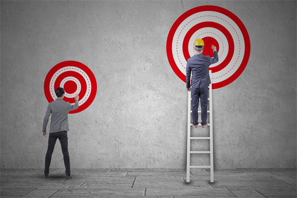 根據員工個體差異製定針（zhēn）對性的績效（xiào）輔導，提高效率（lǜ）！