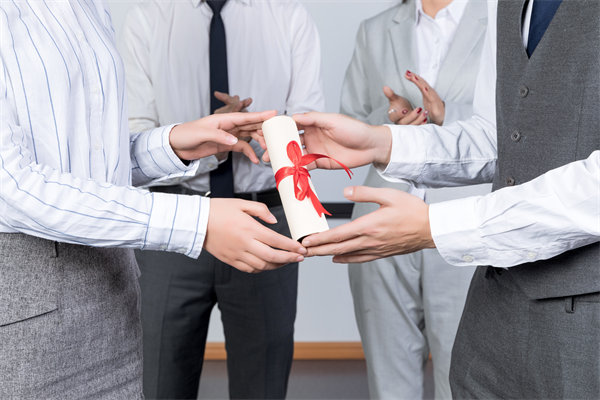 員工福利多（duō）樣化趨勢：哪些非貨幣激勵可提高滿意度？