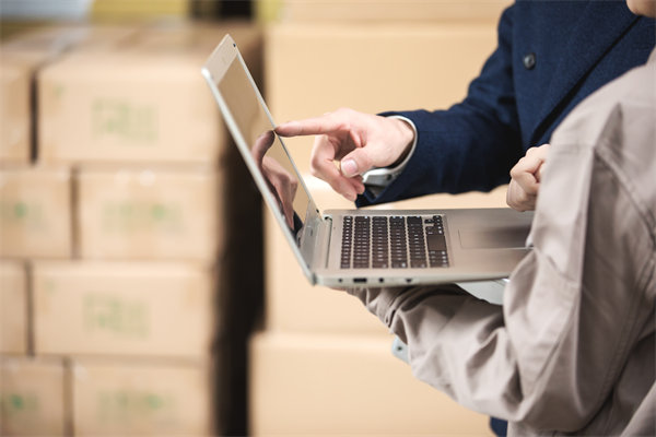 集成（chéng）供應鏈中如何有效管理庫存以降（jiàng）低運營成本？