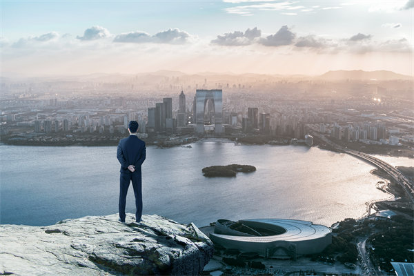 長期激勵與短期薪酬如何平衡，吸引並留住關鍵人才？