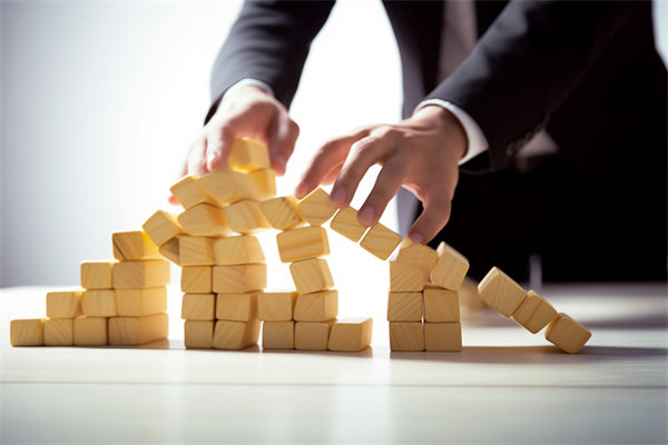 預算管理中的風險（xiǎn）評估與應對策略（luè）有哪些關鍵環節？