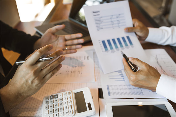 薪酬結構如何平（píng）衡固定與浮動部分，激勵員（yuán）工績效？