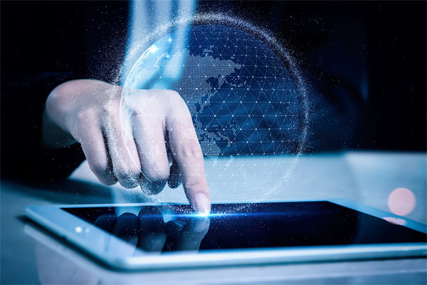 智能製造係統中，如何有效（xiào）集成並管理多種自動化（huà）設備？