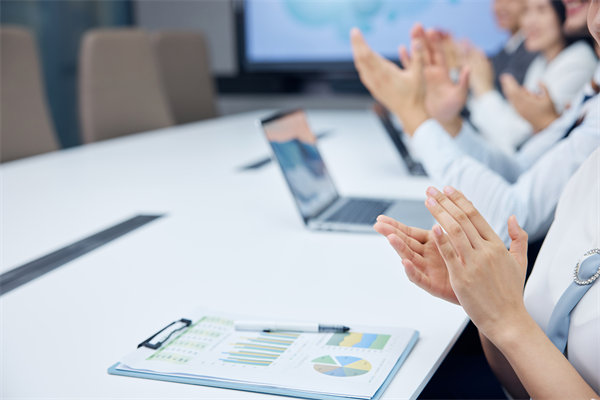 寧願送（sòng）外賣不進工廠？企業對此熱點有哪些啟發？