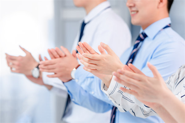 麵對（duì）人才流失問題，企業應如何改（gǎi）進（jìn）人力資源策略？