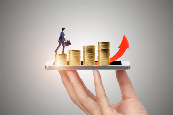 在薪酬體係（xì）構建時，如（rú）何確保公平性，同時滿足員工（gōng）期望？