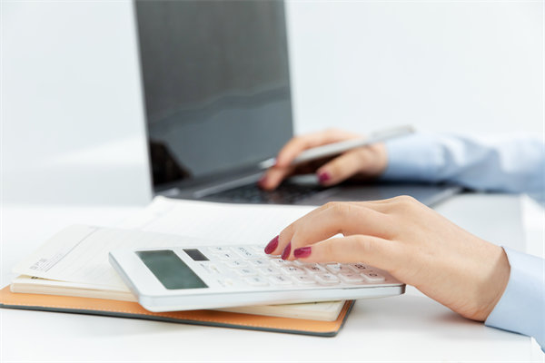 市（shì）場環境突變時，企業如（rú）何靈活調整預算策略以應對？