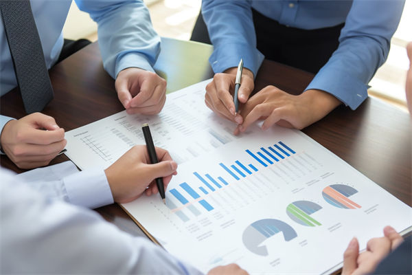 集團管控中，如（rú）何（hé）確保子公司戰略與集團目標一致？