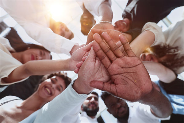 跨國企業如（rú）何管理文化（huà）差異以實現全球戰略協同？