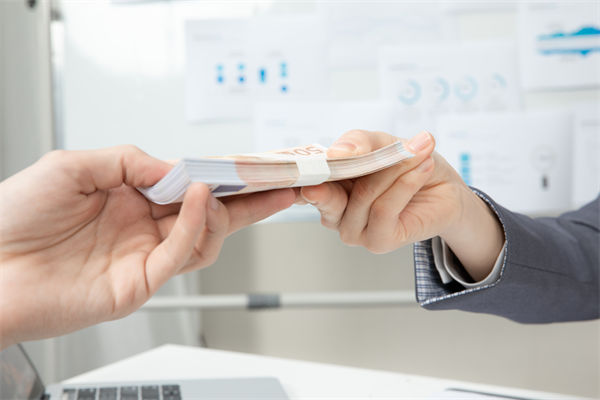 廣（guǎng）東一公司（sī）發錢（qián）鼓勵員（yuán）工談戀愛，品牌營銷怎麽看？